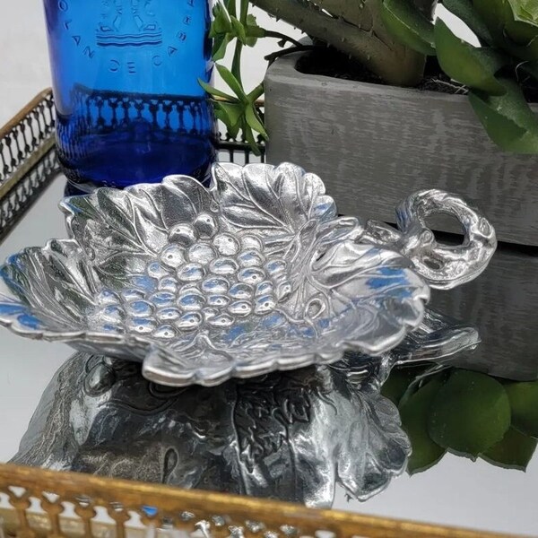 Vintage Arthur Court 1993 Grape Leaf Metal Dish.