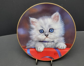 Hamilton Collectible Kitten Plate "All Wrapped Up"