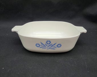 1960s Vintage Blue Cornflower Corning Ware Casserole Casserole - 1 quart