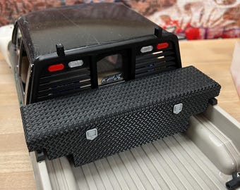 Diamond Plate Crossover Toolbox for RC4WD 4 Door Hilux