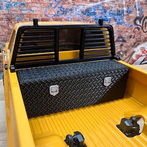 Diamond plate toolbox for FMS FCX18 K10