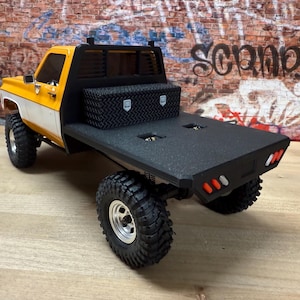 FCX18 Chevy High Clearance Flat Bed and Sliders