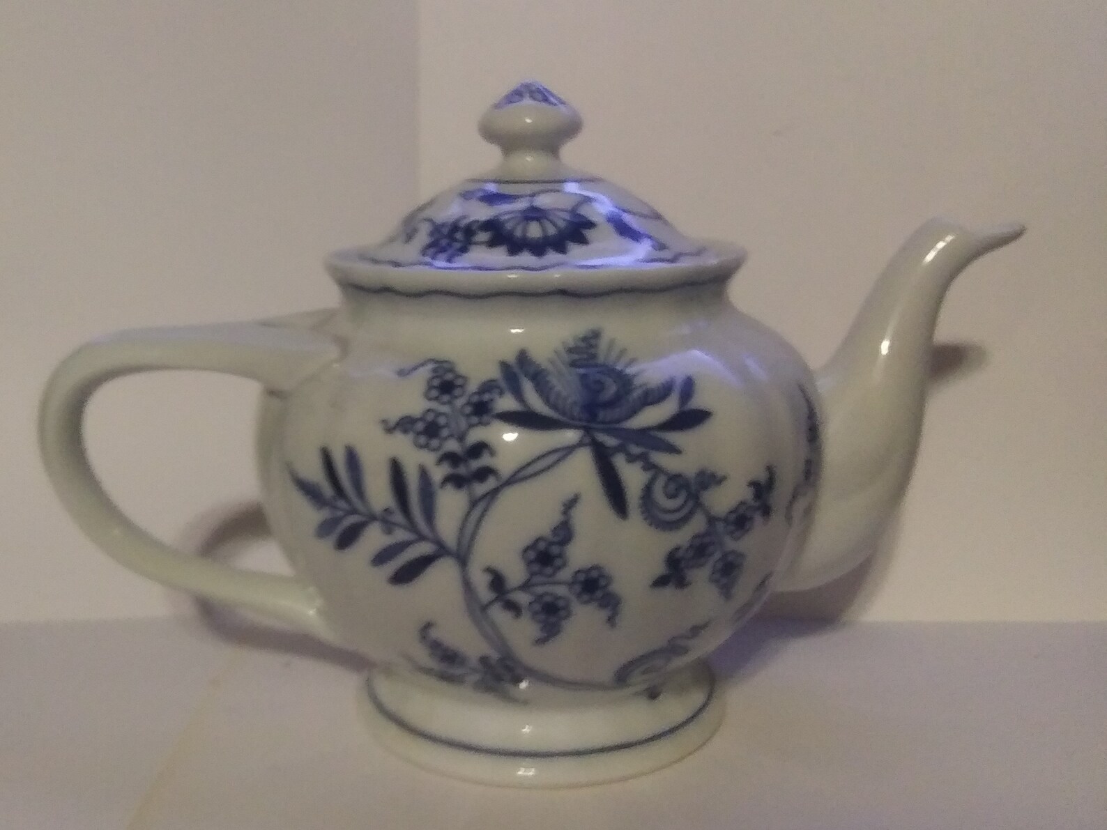 Blue Danube Blue Onion Teapot Rectangular Mark Japan