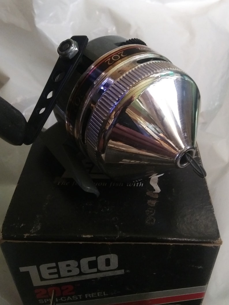 Moulinet Vintage Zebco Modèle 202 Spin Casting - Boîte à Abeilles, Pied Métal, É.-U.
