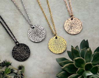 Collier personnalisé carte des étoiles | Collier gravé ciel nocturne personnalisé | Carte des étoiles par date | Cadeau d'anniversaire pour elle