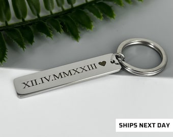 Zilveren gepersonaliseerde sleutelhanger met Romeinse cijfers, sleutelhanger met Romeinse cijfers, sleutelhangers koppels, sleutelhanger speciale datum, sleutelhanger huwelijkscadeau