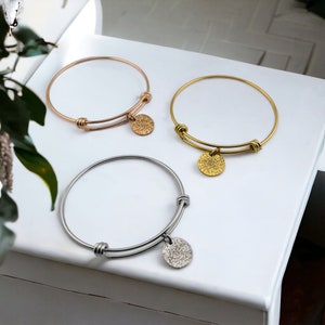 Bracciale rigido con disco con mappa stellare personalizzato / Bracciale rigido con ciondoli / Bracciale con posizione personalizzata / Luogo speciale