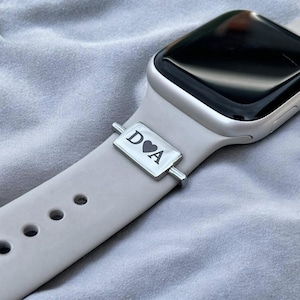 Charm personalizado para correa de reloj / Nombre o iniciales / Apple Watch / Grabado personalizado / Regalo para ella / Revestimiento resistente al agua