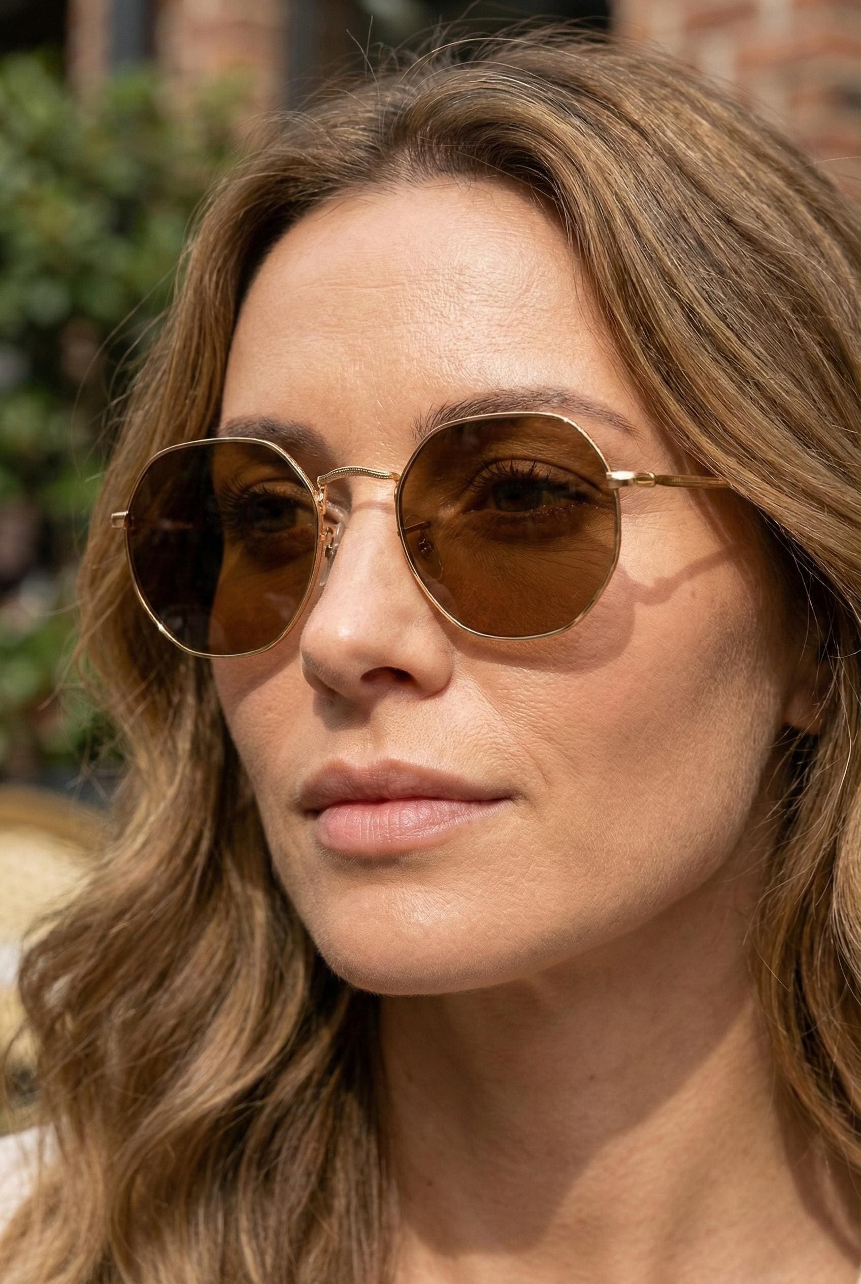 U*h様 GLOBE SPECS メタル　 ラウンドサングラス ゴールド Gold Round Sunglasses, Geometric Hexagon Frame, Brown Mineral