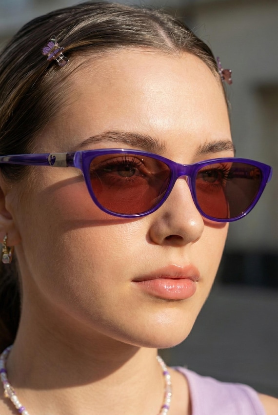 Purple Cat Eye Sunglasses, Agatha Ruiz De Prada Vintage 90s  display picture 3