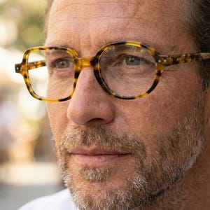 Asymmetrische ronde en vierkante glazen | Avant-garde lijst met schildpadmotief Made in Italy | Unieke designer optische bril VLux Club FA0407