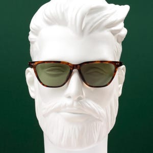 Sonnenbrille im Tortoise Wayfarer-Stil, grüne entspiegelte Linse, VLux Club Handcrafted, Standard Fit 140 mm, klassisches Acetat Bild 7