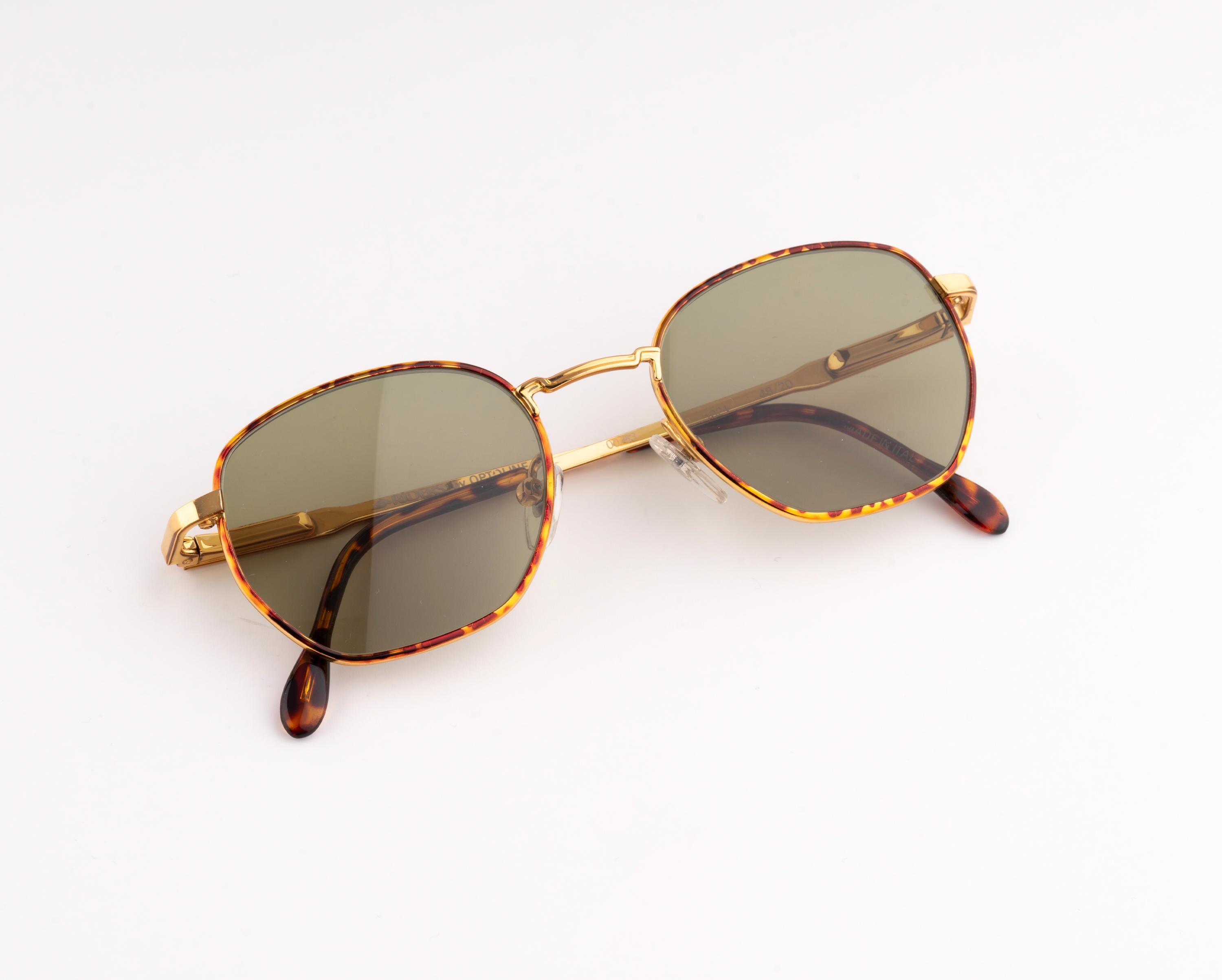 Vintage Italian Sunglasses: 90s Riders Gold Tortoiseshell  display picture 3
