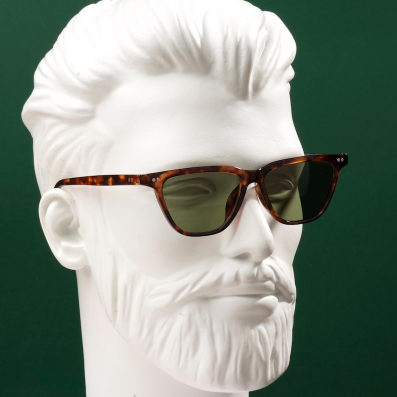 Sonnenbrille im Tortoise Wayfarer-Stil, grüne entspiegelte Linse, VLux Club Handcrafted, Standard Fit 140 mm, klassisches Acetat Bild 8