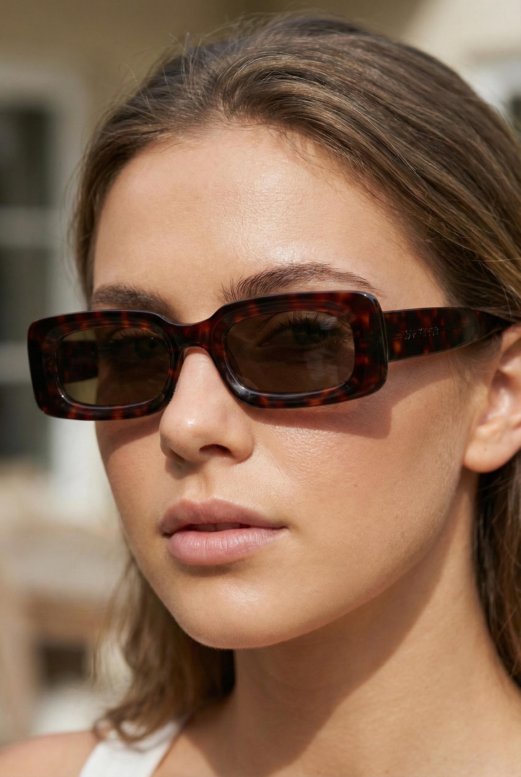 Designer Inspired Tortoise Sunglasses Rectangle Y2K Retro Brown Lens Trendie OS Men Women Sunglasses Retro Rectangle Y2K Sunglasses Thick  main image 2
