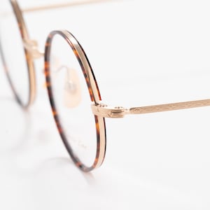 Vintage Acoustic Line Titanium Eyeglasses: Tortoise & Gold Round Frame