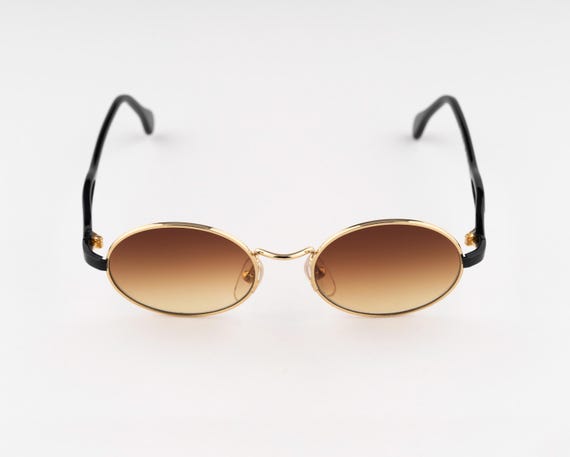 Gafas de sol AF 543 de Alberta Ferretti: lentes con degradado