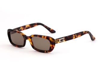 Gucci 90s Vintage Sunglasses GG 2416/S, Tortoiseshell Frame  display picture 1