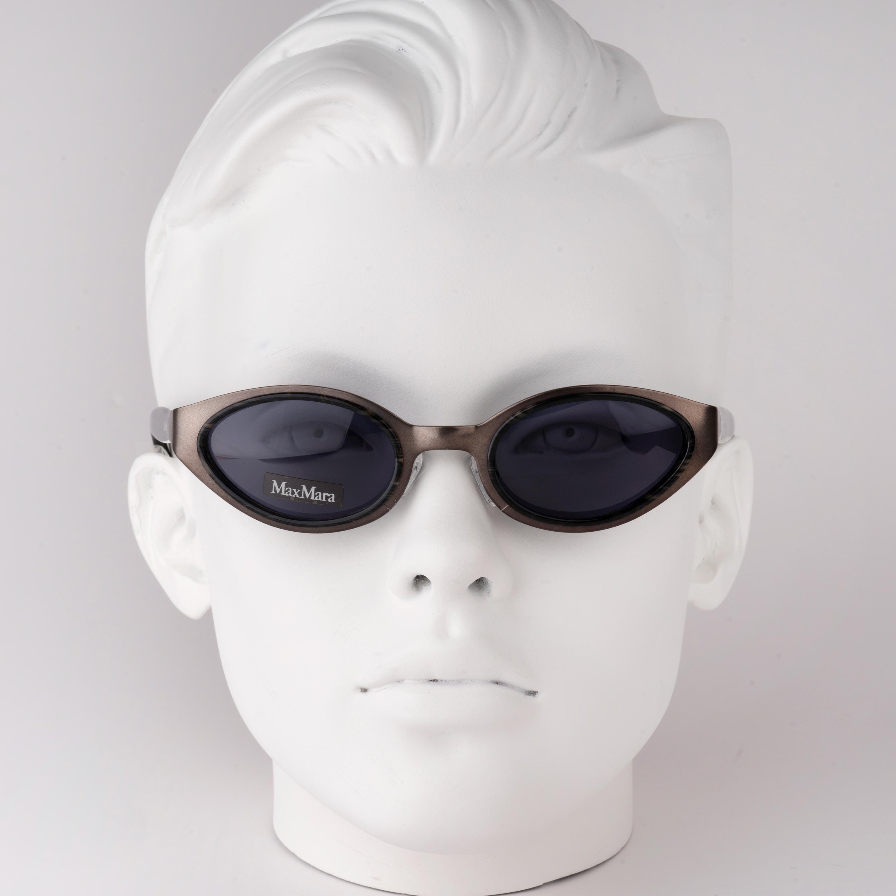 Gray Cat Eye Sunglasses, Max Mara 90s Vintage, Slim Oval  display picture 1