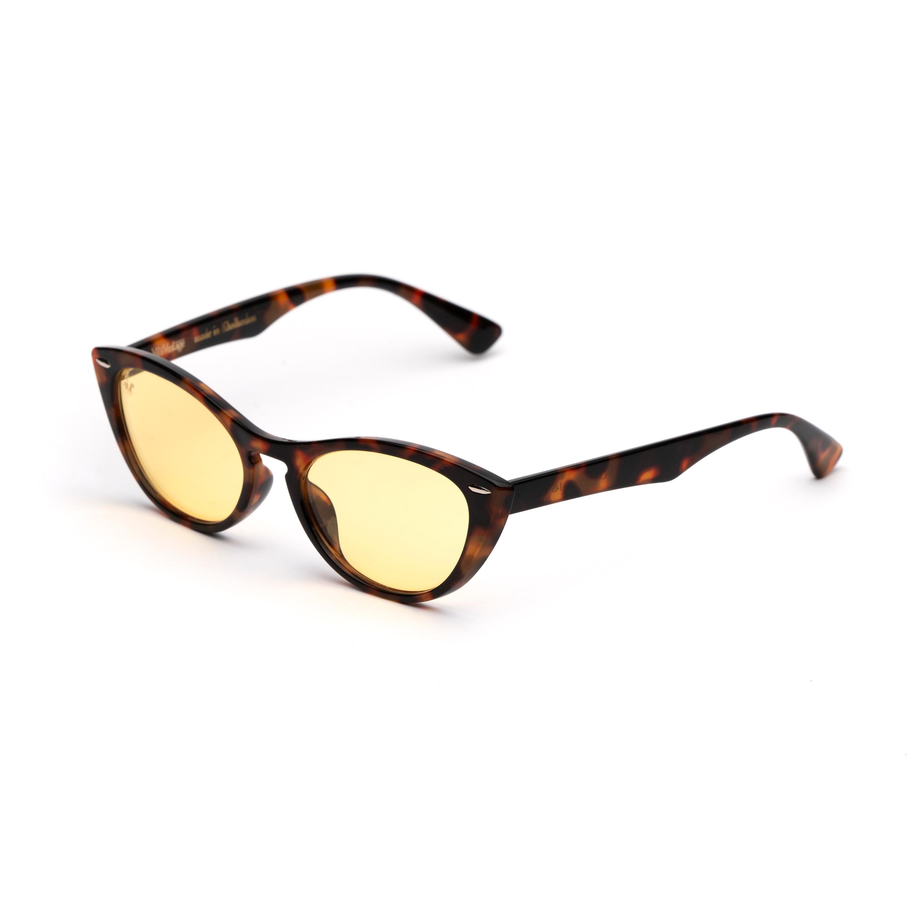 Vintage Cat Eye Sunglasses Tortoiseshell Green Lens‎ Retro Cornu 352 60s Vintage Oval Cateye Sunglasses. Tasteful Cat Eye in  main image 2