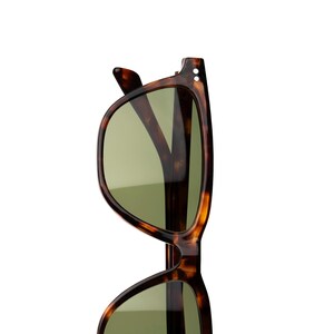 Sonnenbrille im Tortoise Wayfarer-Stil, grüne entspiegelte Linse, VLux Club Handcrafted, Standard Fit 140 mm, klassisches Acetat Bild 9