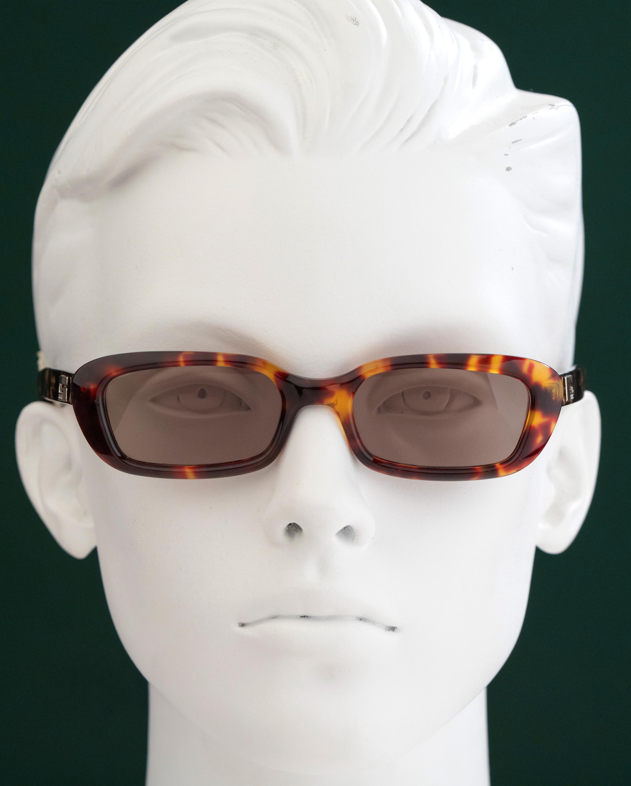 Gucci 90s Vintage Sunglasses GG 2416/S, Tortoiseshell Frame, Ultra