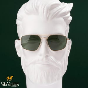 Gold Aviator Sunglasses: Retro Square Pilot Frames, Green Lenses