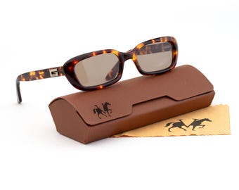 Gucci 90s Vintage Sunglasses GG 2416/S, Tortoiseshell Frame, Ultra