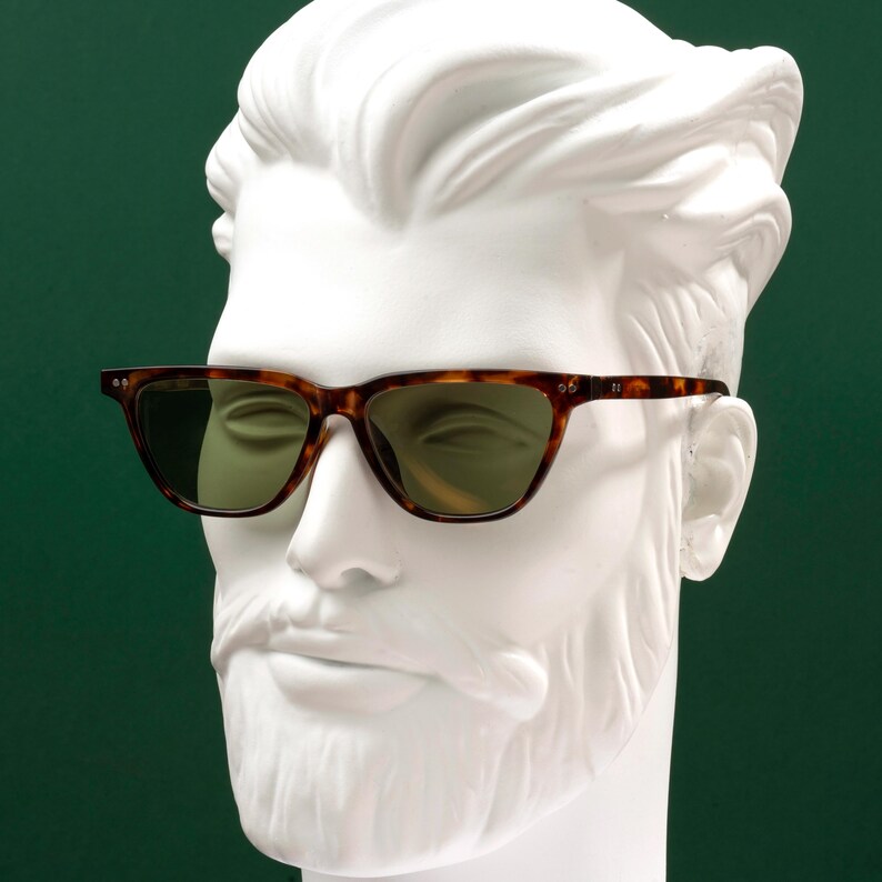 Sonnenbrille im Tortoise Wayfarer-Stil, grüne entspiegelte Linse, VLux Club Handcrafted, Standard Fit 140 mm, klassisches Acetat Bild 6
