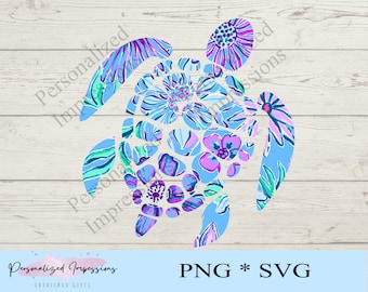 Könnte beinhalten: Eine blaue und violette, floral gemusterte Meeresschildkröten-Silhouette auf einem weißen Holzmaserungshintergrund. PNG * SVG.