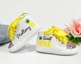 Chaussures bébé fille ananas : premiers pas faits main à semelle souple