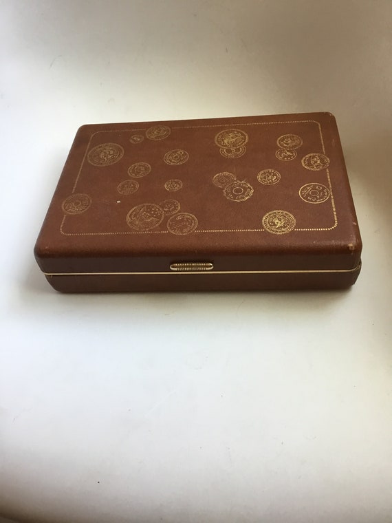 Vintage gentleman’s jewelry box.  Brown leatheret… - image 1