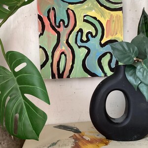 Pintura posmodernista colorida. Pequeña y colorida obra firmada por el artista, estilo posmodernista de Keith Haring. imagen 14