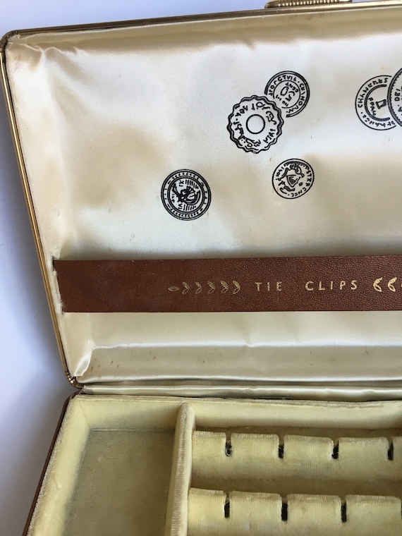 Vintage gentleman’s jewelry box.  Brown leatheret… - image 5