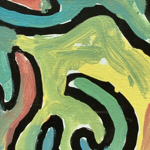 Puede incluir: Pintura abstracta sobre lienzo con una vibrante mezcla de colores. La obra de arte presenta una composici&oacute;n din&aacute;mica con audaces l&iacute;neas negras que definen las formas. La paleta de colores incluye tonos de azul, verde, amarillo y rosa, creando una pieza visualmente atractiva.