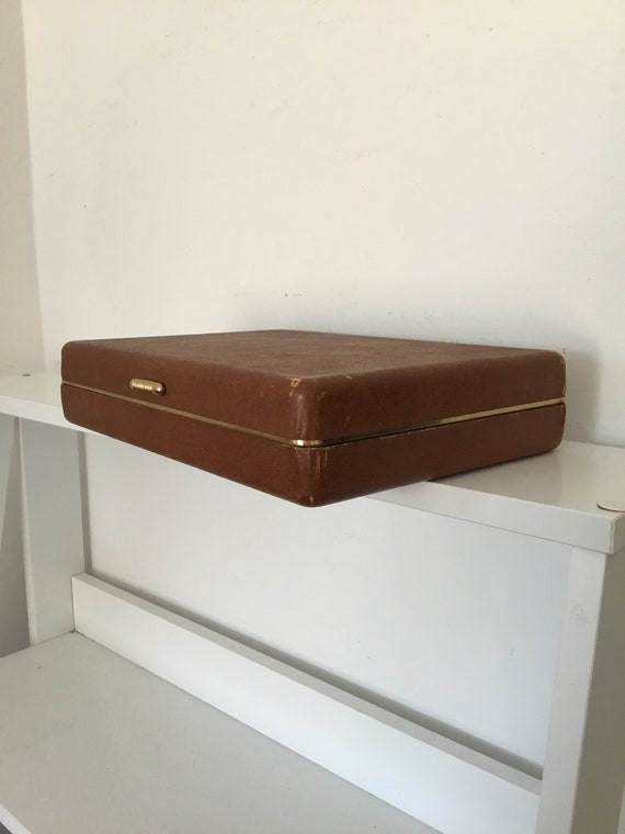 Vintage gentleman’s jewelry box.  Brown leatheret… - image 7