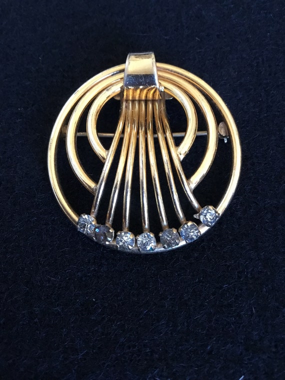 Gold filled Vargas brooch.  Vintage Vargas brooch.