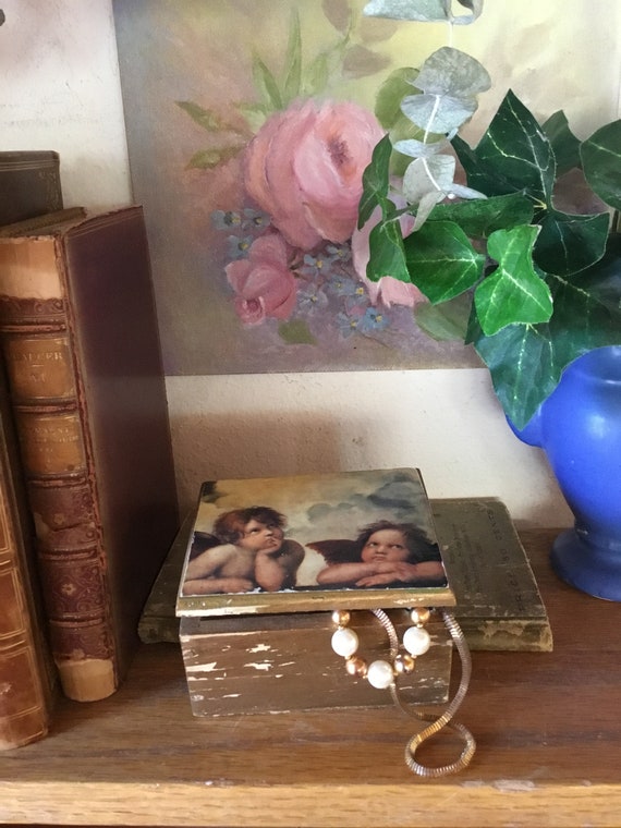 Small chippy gold wood box with Rafael’s cherubs.… - image 9