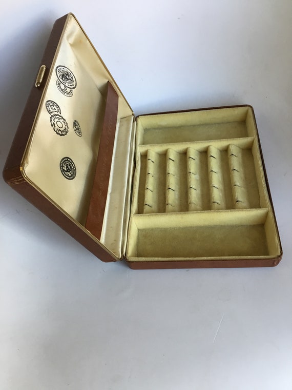 Vintage gentleman’s jewelry box.  Brown leatheret… - image 10