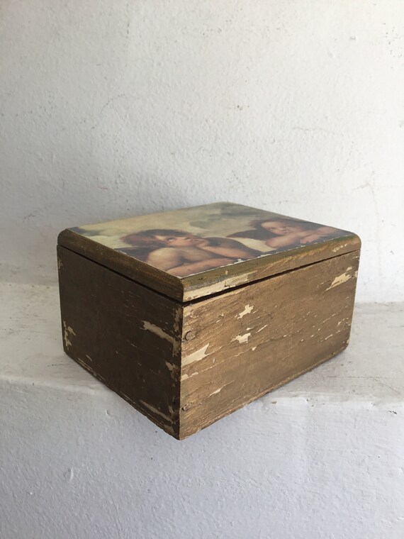 Small chippy gold wood box with Rafael’s cherubs.… - image 2