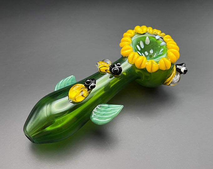 Flower Glass Pipe Girly Bee Pipes Beautiful Girly Pipe Etsy