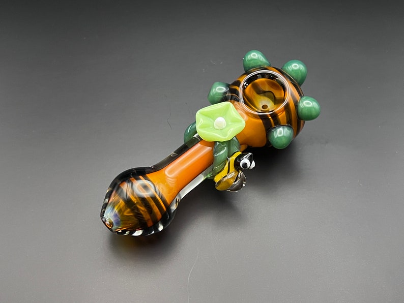 Flower Glass Pipe Girly Bee Pipes Beautiful Girly Pipe Etsy