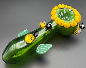 Solrosglaspipa - Girly Bee Pipes - Vacker Girly Pipe - Söt handgjord pipa 5,5" av Moonlight Glass Studio