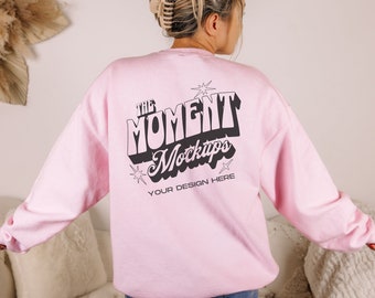 Gildan 18000 lichtroze mockup terug, 18000 roze mockup, Gildan roze sweatshirt mockup, oversized mockup sweatshirt mockup, Gildan roze