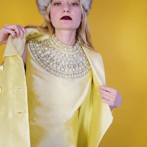 JEWEL Collar Jack Bryan Silk Dress & Coat Set Vintage 60s Yellow Glam Mod Sz M image 3