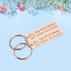2pc Nuestro primer conjunto de llaveros para el hogar, Nuevo conjunto de llaveros para el hogar, Regalo de inauguración de la casa, Regalo en movimiento, Llavero para novio, Regalo personalizado a la venta