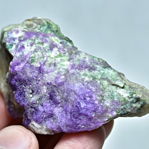 68g Rare Fluorescent Phosphorescent Color Change / Tenebrescent Hackmanite with Sodalite Specimen