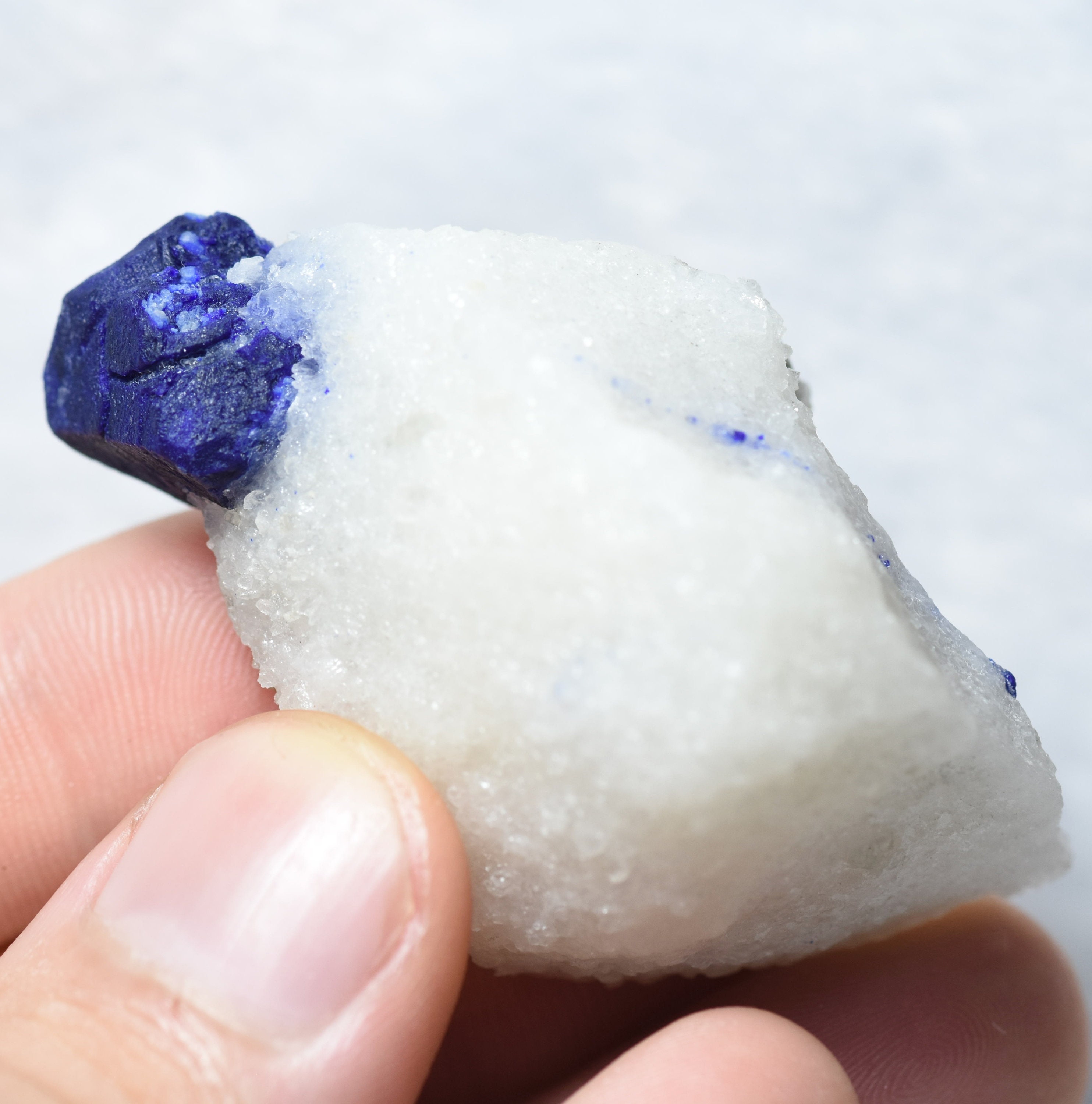 天然ブルーラズライト結晶（マトリックス付き） - アフガニスタン産