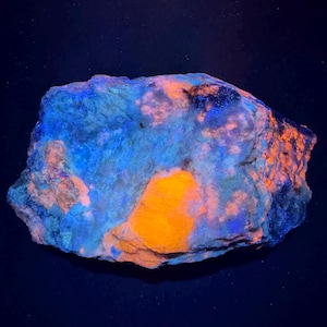Extremely Rare Fluorescent Phosphorescent Color Change Hackmanite Specimen 834g