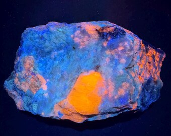 Extremely Rare Fluorescent Phosphorescent Color Change Hackmanite Specimen 834g